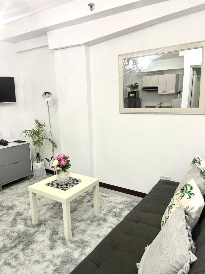 Lancris Residences 2 Bedroom Entire Apartment Near Airport With Pool Paranaque City Exterior photo
